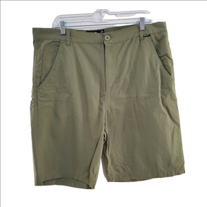 MAUI AND SONS. Military green bermuda shorts for men. Size 38
